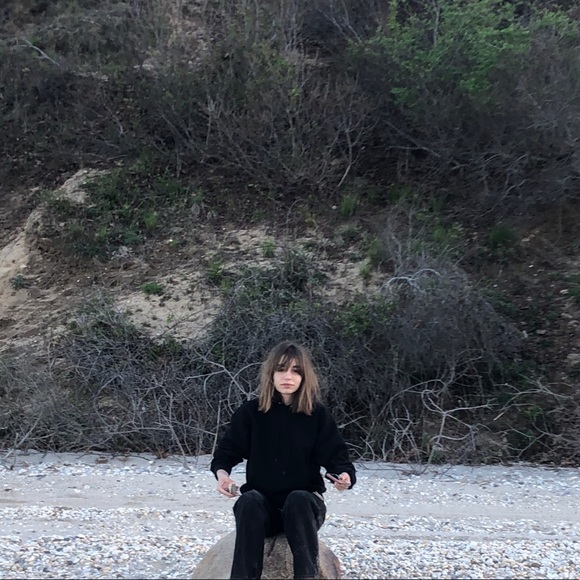 Meet your Posher, Lucia - Picture 1 of 1